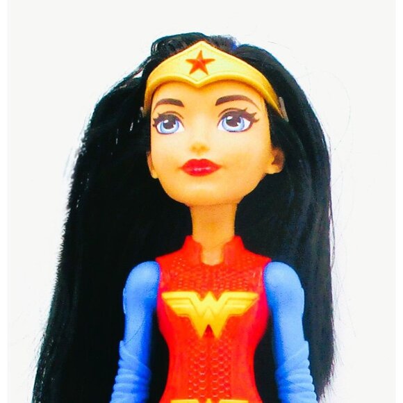 2015 Mattel DC Comics Wonder Woman Figure 12" Poseable Hero Red Boots Headband - Picture 3 of 3
